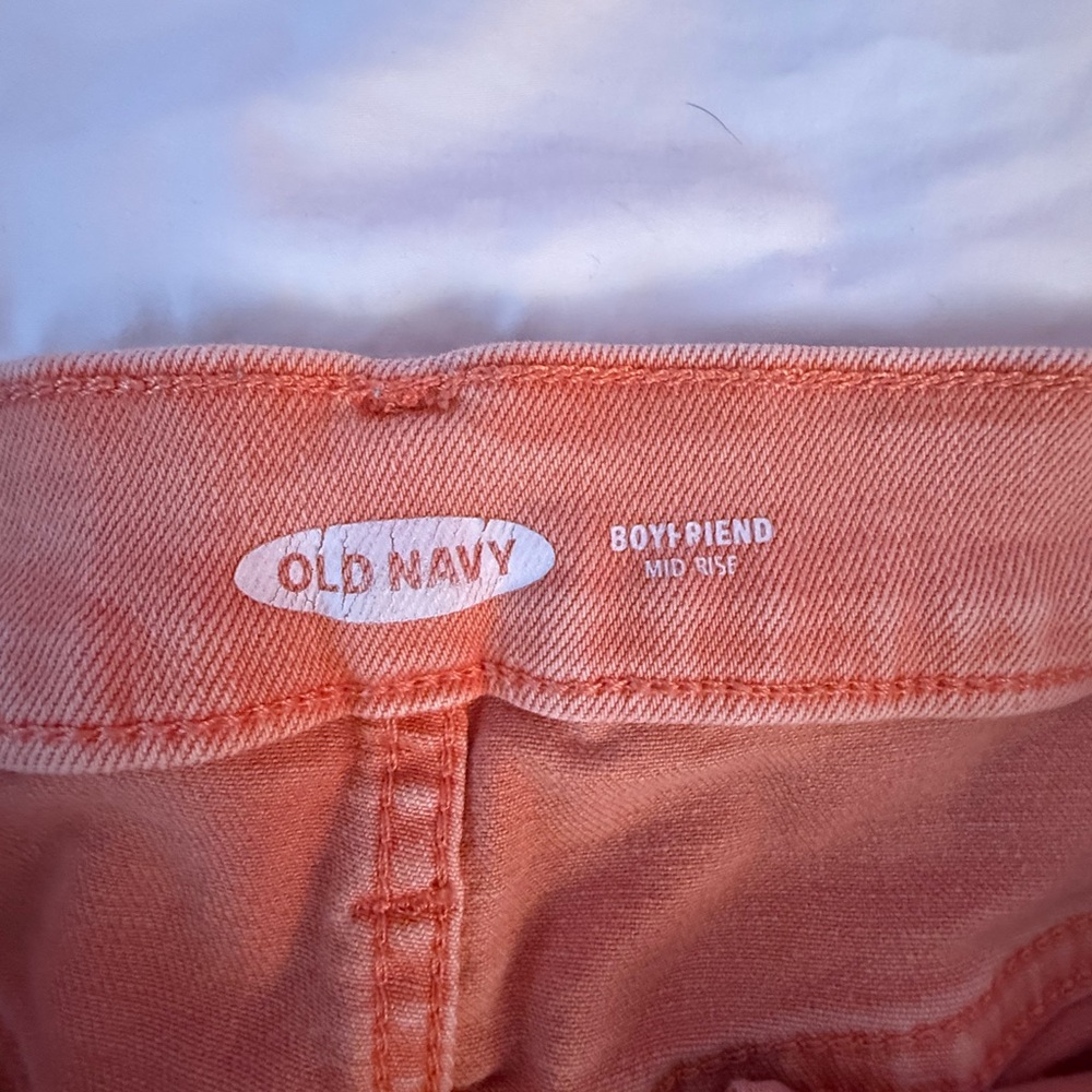 Old Navy Coral Denim Roll-Hem Shorts - Picture 4 of 4